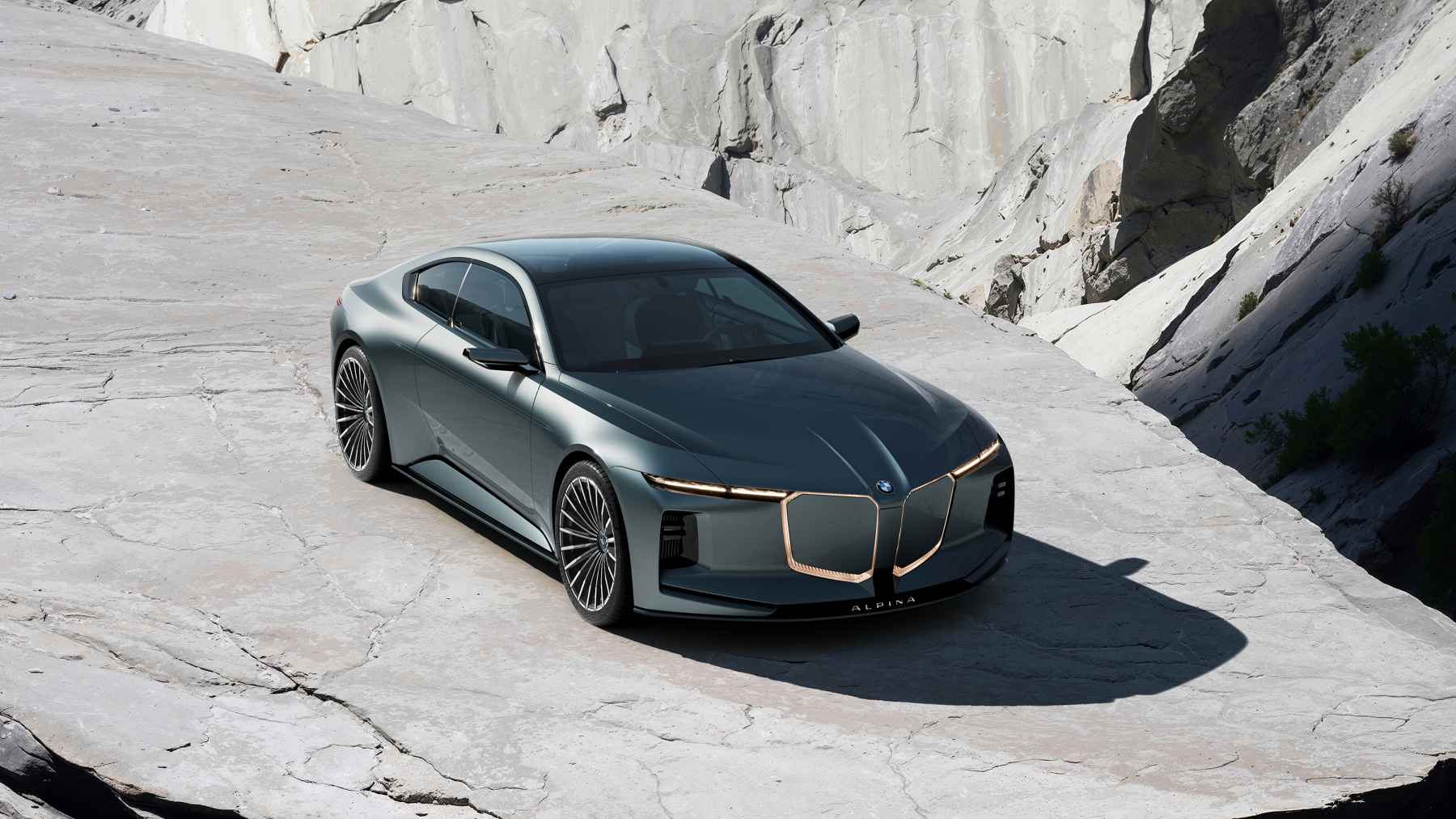 BMW compró ALPINA y esta es su primera creación: Un V8 de 5,2 metros para cuatro adultos con llantas multirradio de 23 pulgadas que ridiculiza a cualquier M en confort