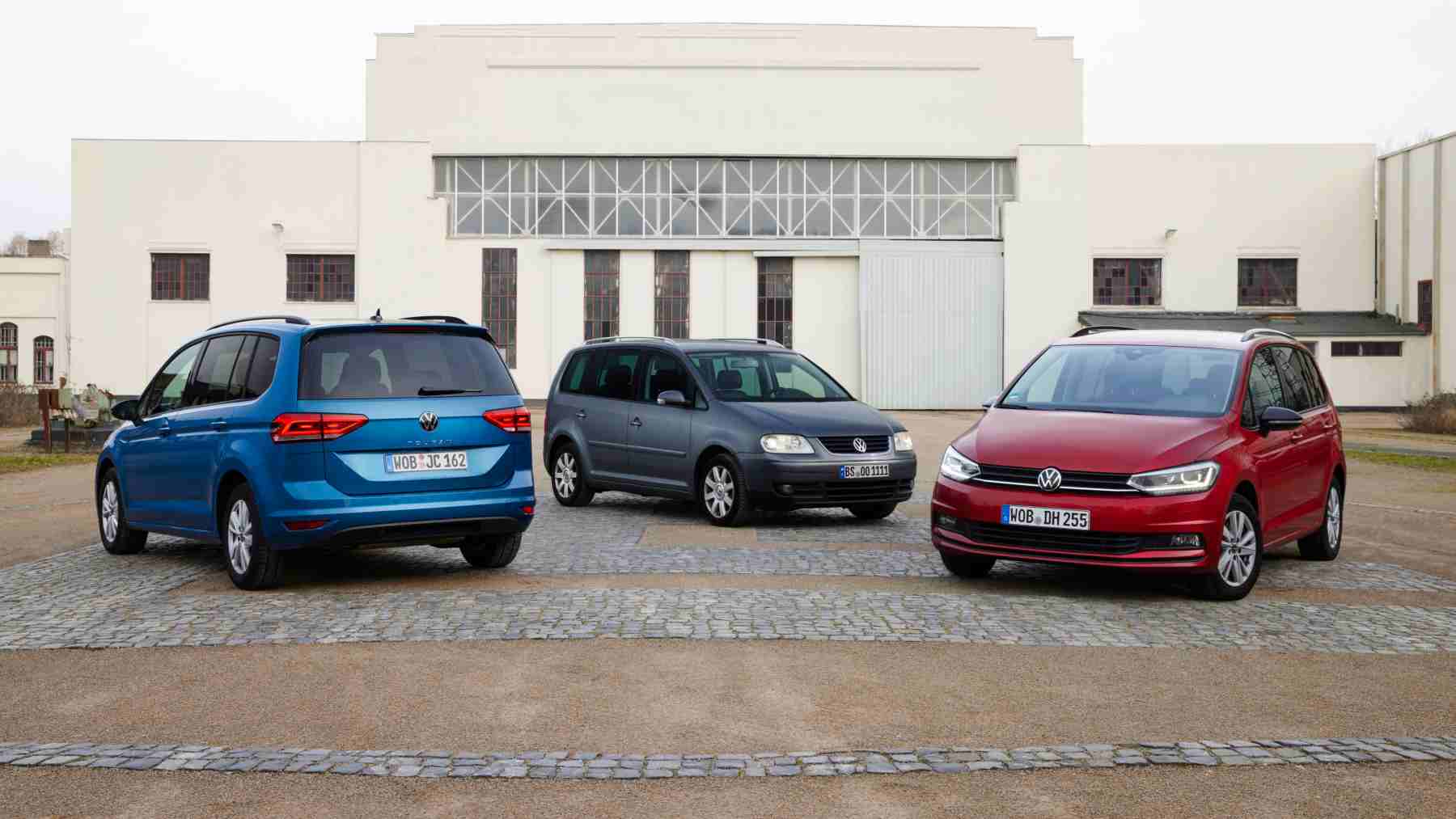 Quizá el Volkswagen Touran no merecía la despedida que si tendrá el Touareg con una «Last Edition»… La muerte del último monovolumen no-premium que quedaba en el mercado y casi de un segmento
