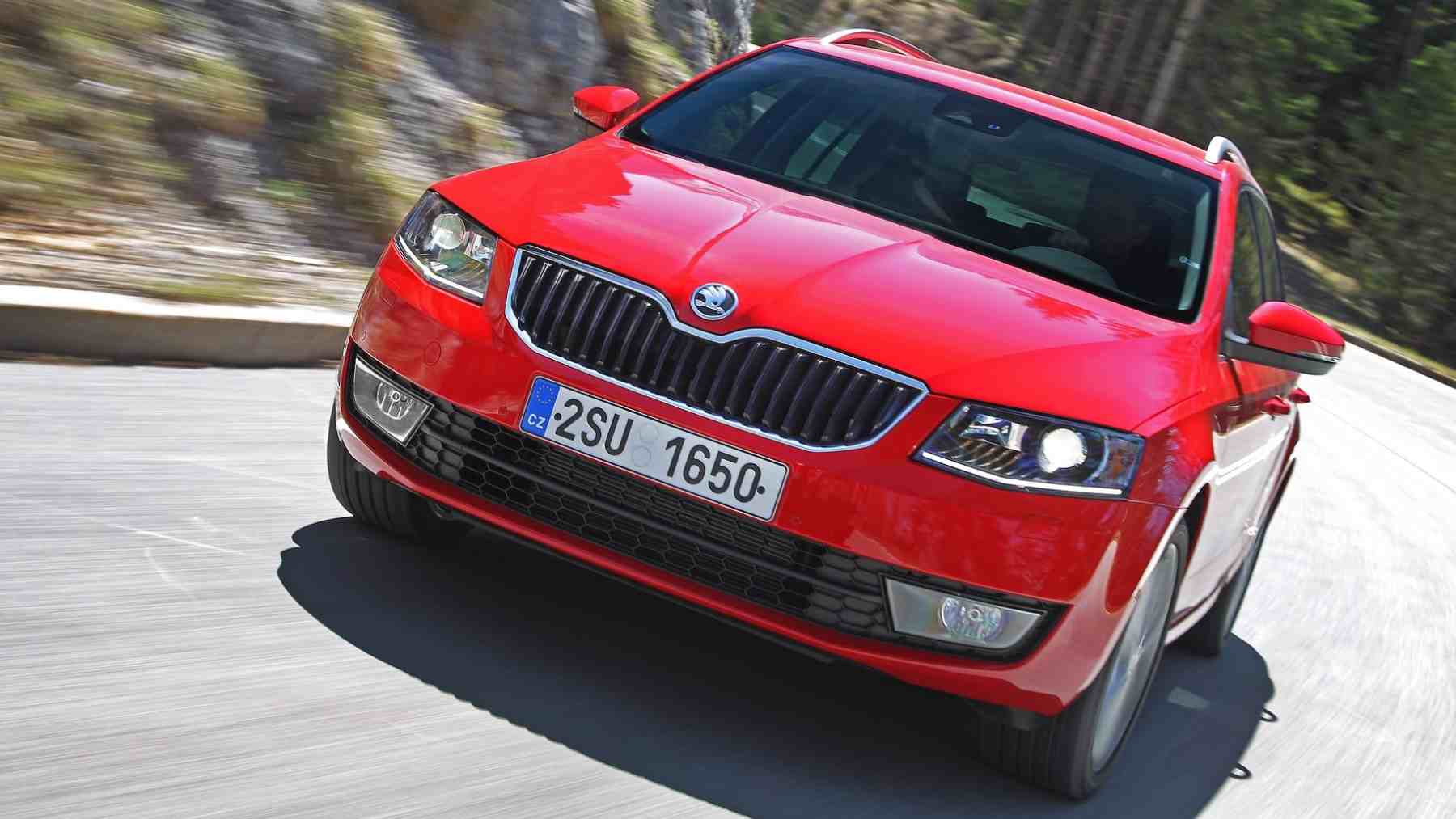 5 coches familiares de segunda mano por menos de 10.000 euros que gastan menos de 5 litros a los 100 km y te pueden durar toda la vida