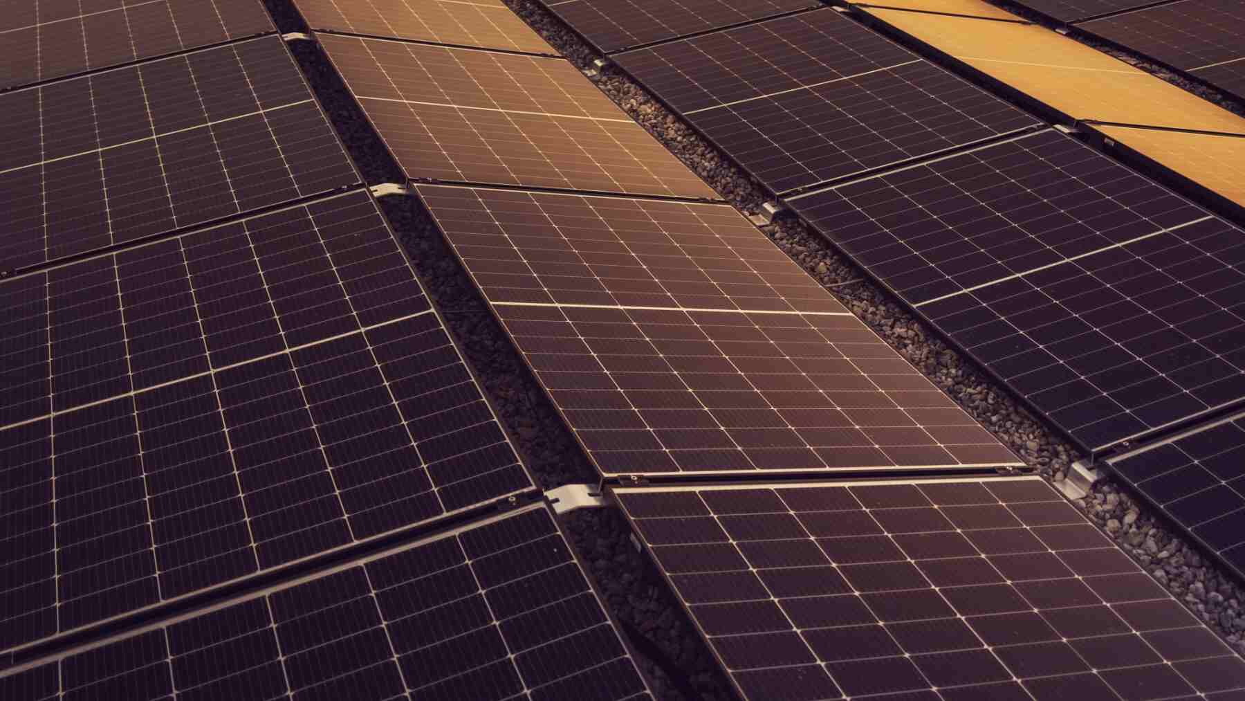 Es oficial el milagro físico: un sistema fotovoltaico ha pasado del 100% de su potencia nominal por culpa del efecto borde de nube, un fenómeno meteorológico que multiplica la radiación que reciben los paneles