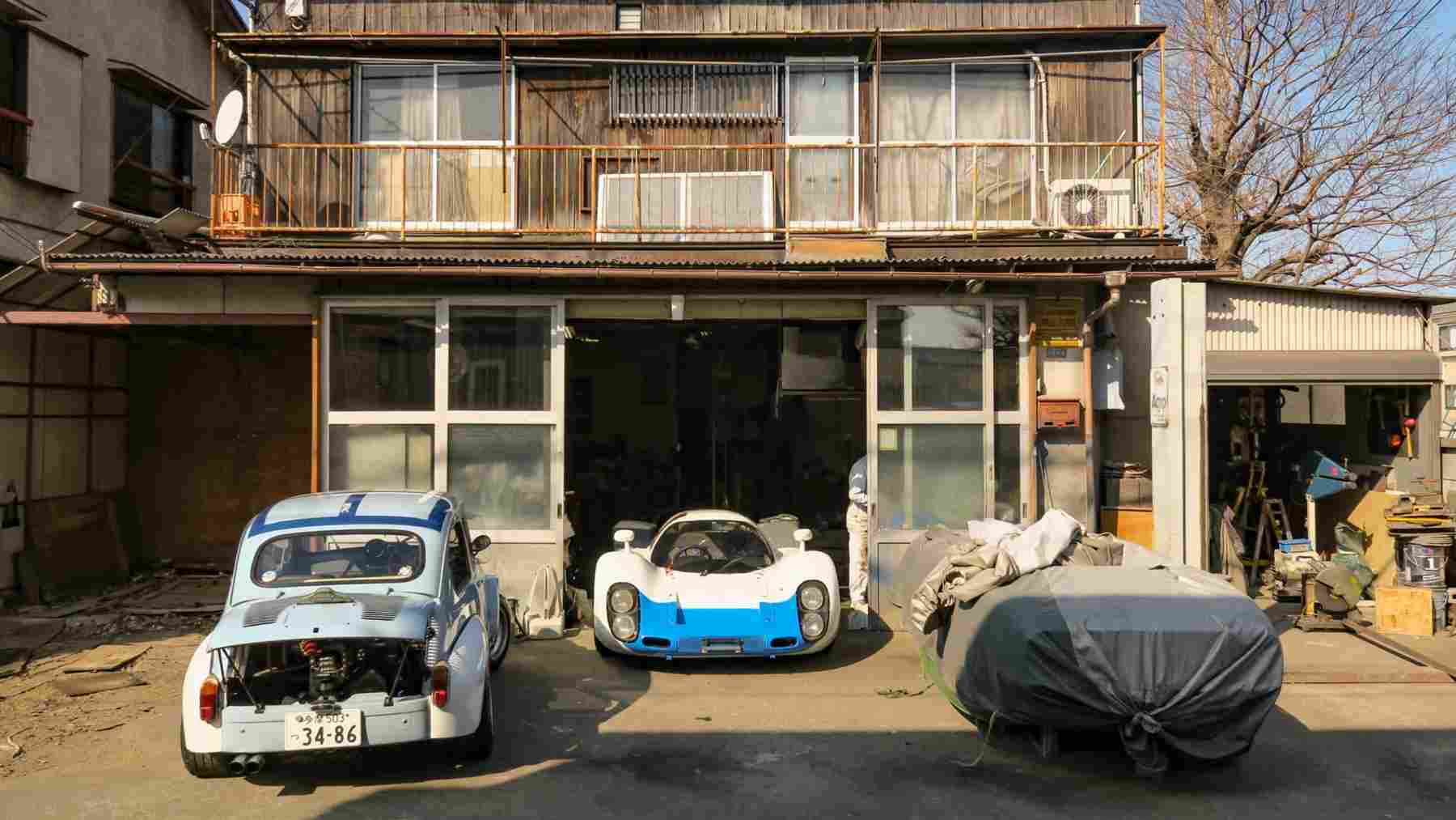 Así es el pequeño taller escondido en Japón al que acuden los millonarios para restaurar sus Ferrari, Porsche y Lamborghini: cuida mejor su historia que las propias marcas de coches