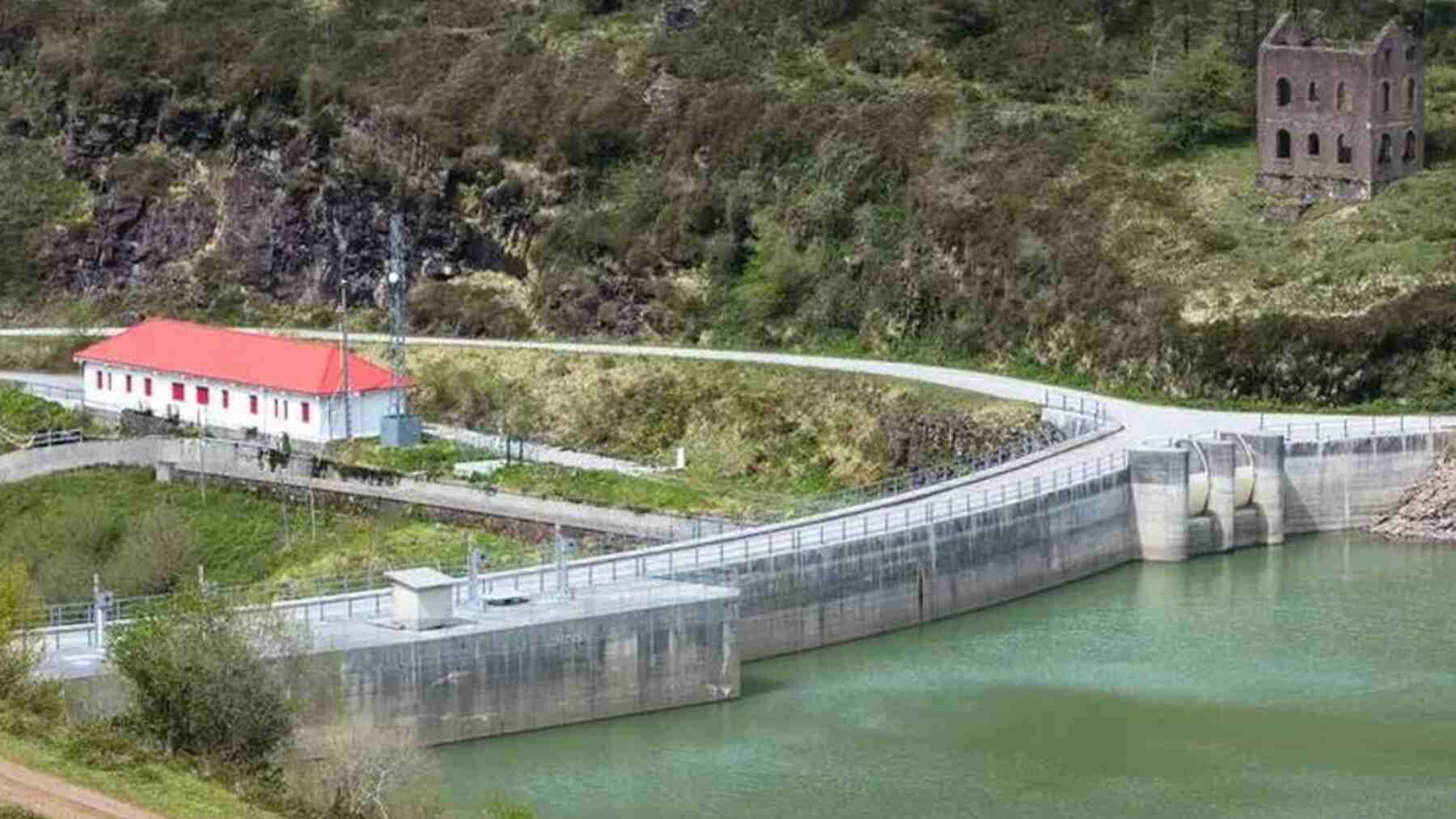 Cantabria se convierte en el centro estratégico del almacenamiento de energía en España al transformar dos viejos embalses en una batería gigante de 1.400 MW capaz de guardar la luz de 800.000 hogares sin una sola celda de litio