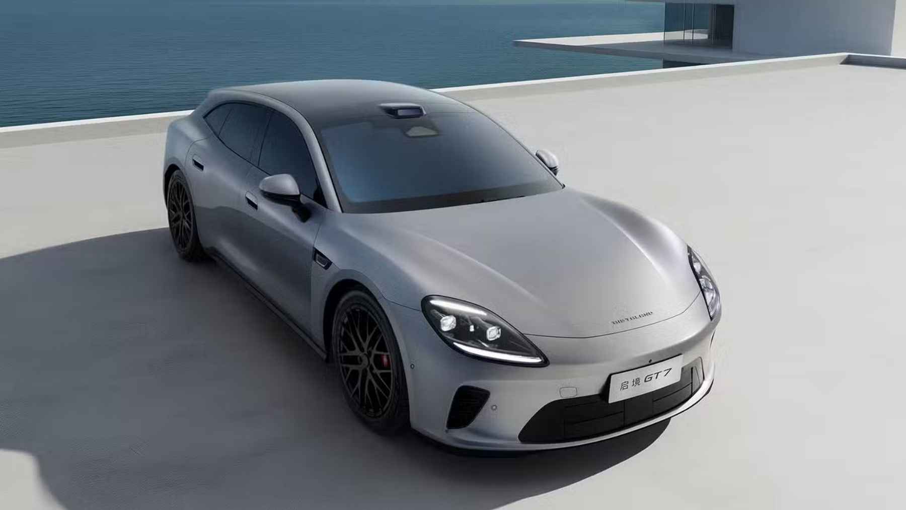 768 CV, hasta 900 km y un head up display de 88″: Así es el espectacular shooting brake eléctrico que venden en China por 27.000 euros