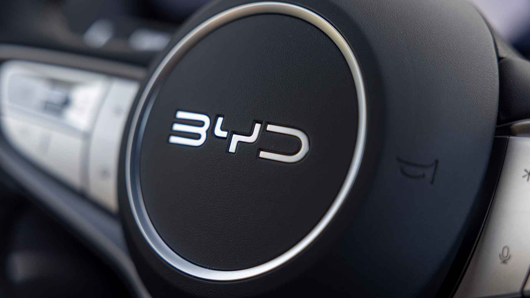 BYD y su nueva batería NFPP low cost de menos de 35 euros el kWh y con 33 años de garantía de uso con la que busca derrotar a CATL