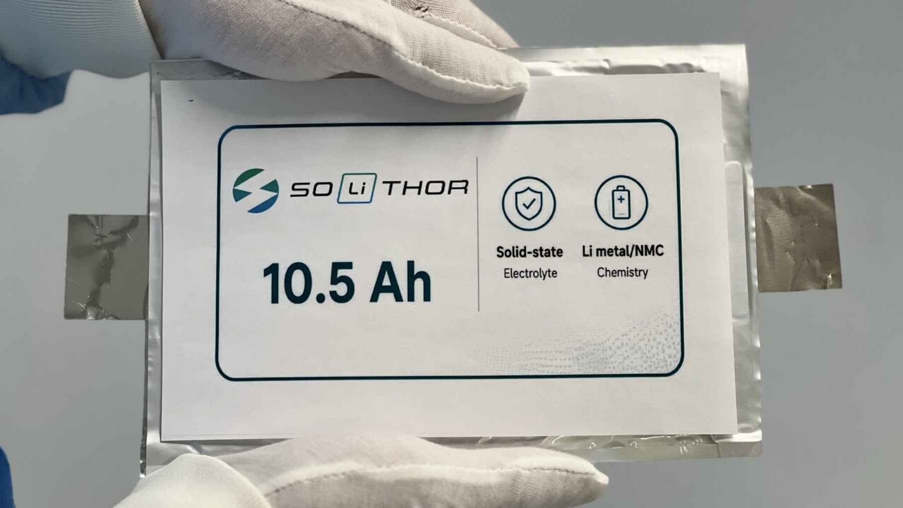 Se fabrica a 1.579 km de Madrid y con 465 Wh/kg, sin electrolito líquido y química sol-gel es la batería europea más prometedora