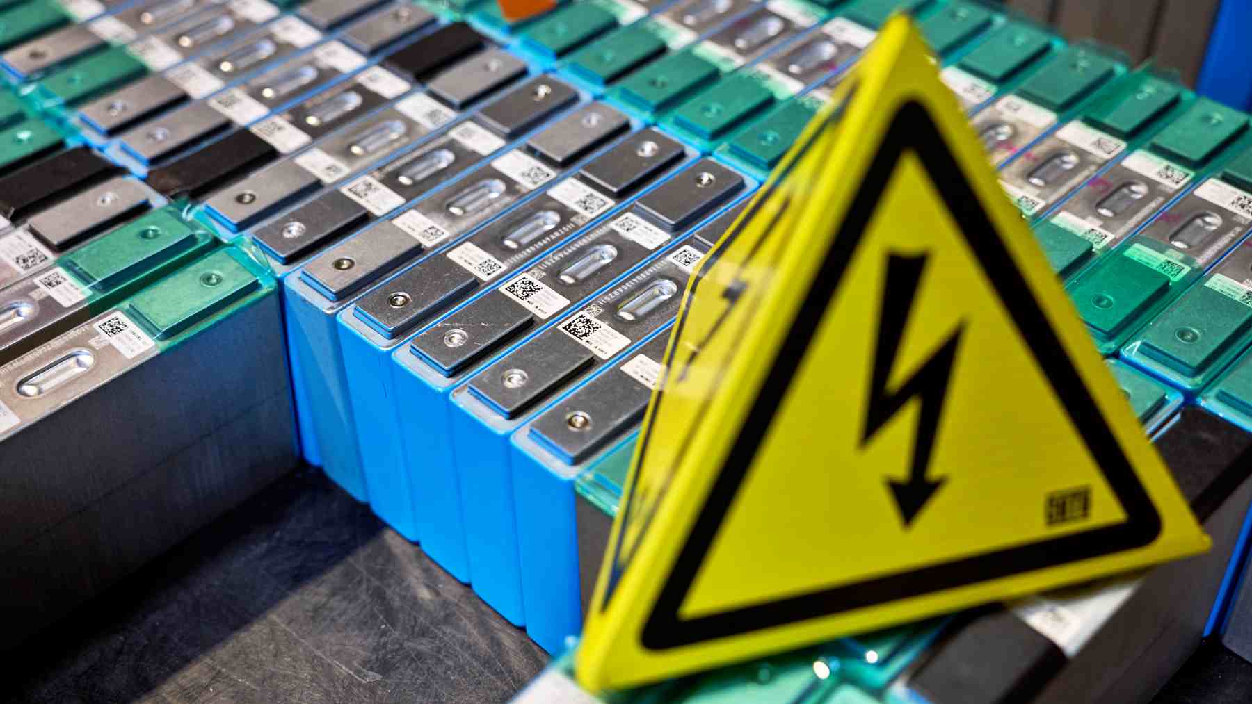 El gigante chino que más baterías eléctricas fabrica en el mundo quiere que todas las de los coches eléctricos se diseñen igual: BMW, Renault, Volvo y Xiaomi ya dicen «sí» a su estandarización