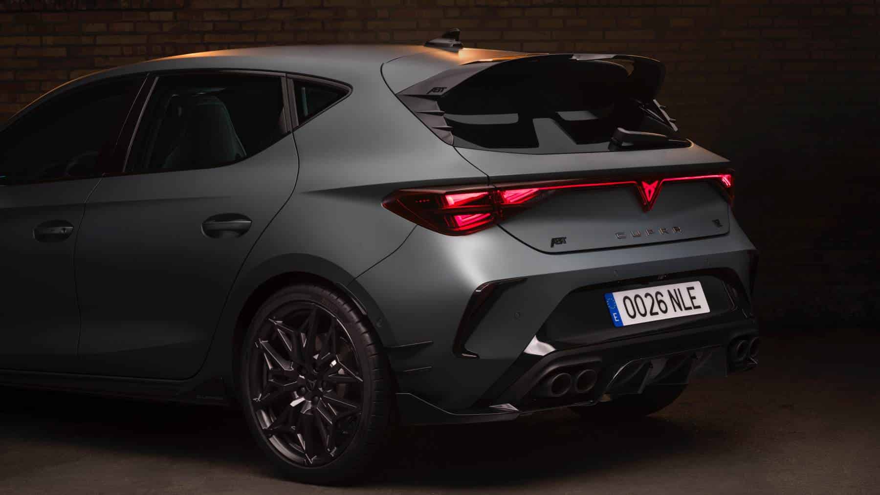 Cupra cambia las reglas en 2026 con los nuevos packs «Custom Cupra by ABT» para Formentor y León: look más deportivo, se instala a mano y está disponible para todos los motores… ya hay fecha