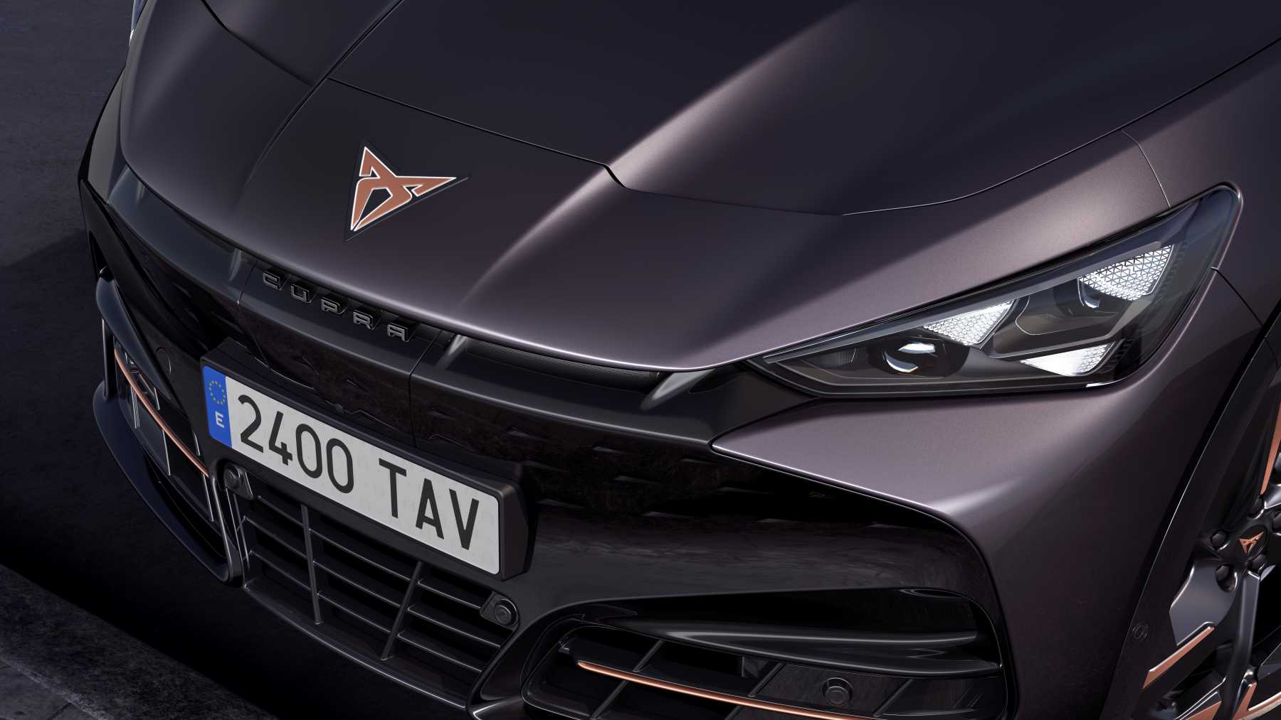 Cupra ha encontrado la fórmula para competir con los coches eléctricos que vienen de China: tirar por el suelo el precio del Tavascan hasta poco más de 30.000 euros con una nueva versión más sensata