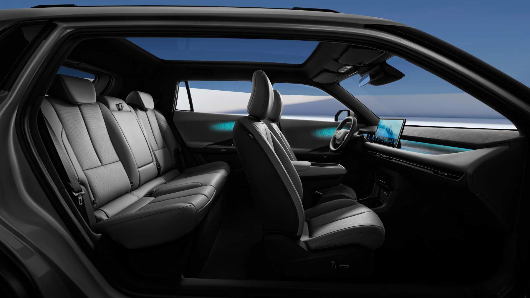 Limpiar y mantener el interior del coche: cómo dejarlo como nuevo sin gastar de más
