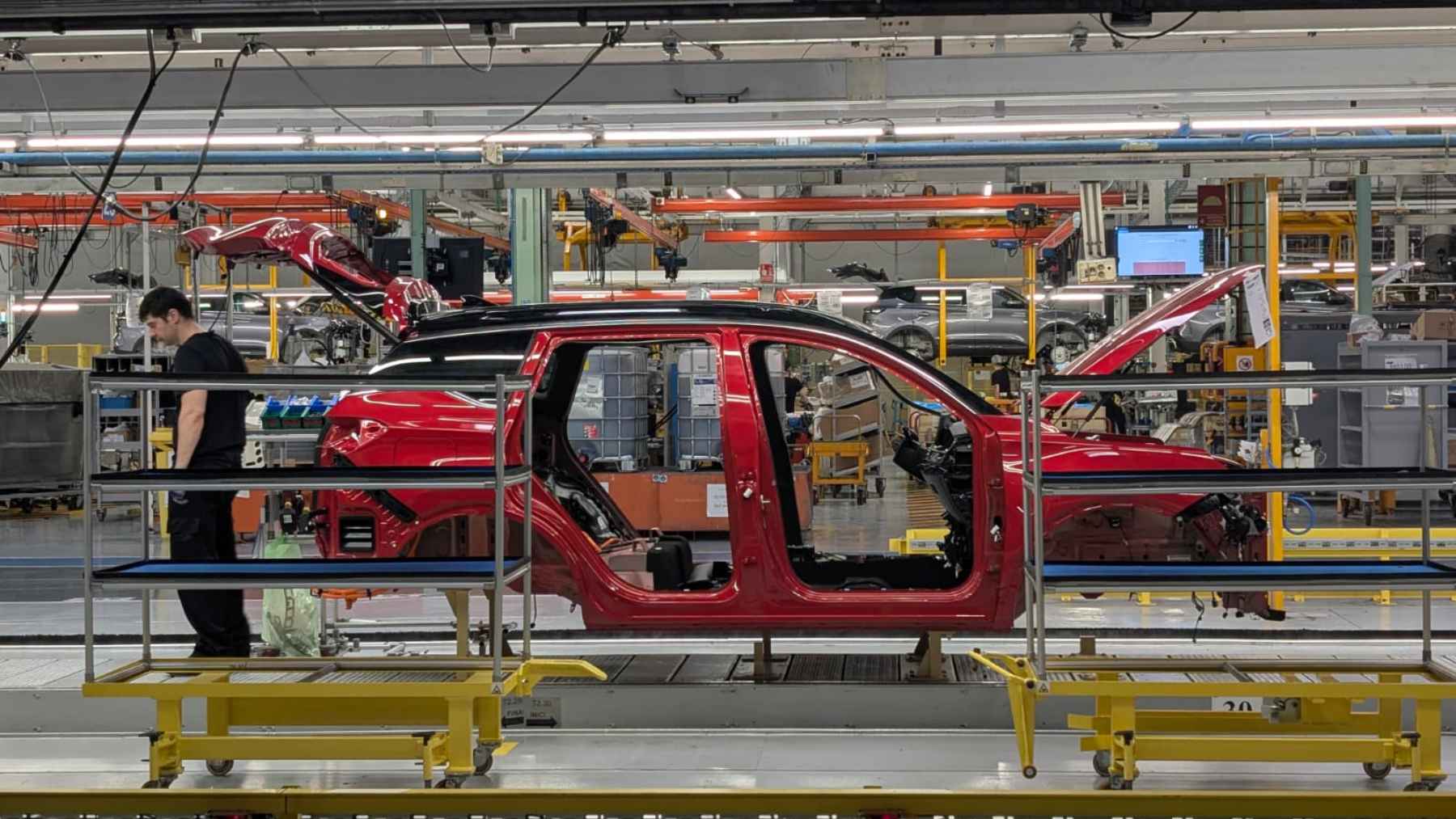 EBRO nos abre las puertas de su fábrica en Barcelona: así se fabrican realmente los 50.000 coches que lucirán la etiqueta Made in Spain este año