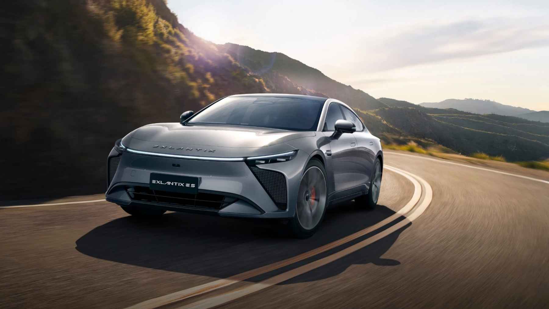 Exlantix, la marca premium de OMODA JAECOO lanza un modelo con 1.600 km de autonomía, 255 km eléctricos y que llegará a Europa: Se llama ES y rivalizará con Lexus como el Mercedes chino