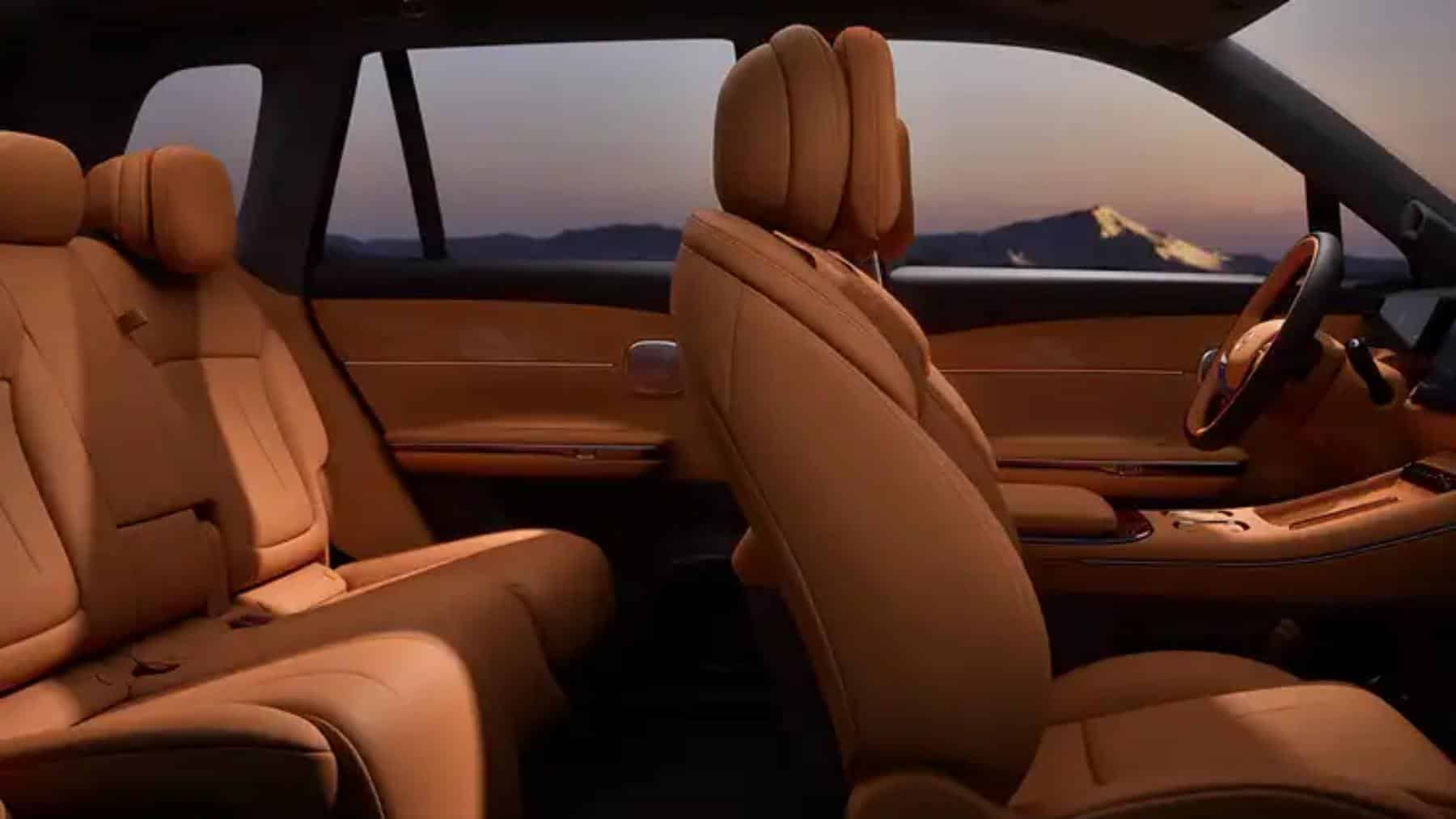 Limpiar vómito del coche: cómo quitar manchas y eliminar el olor sin dejar rastro