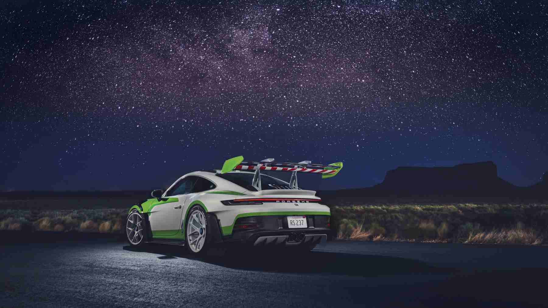 Porsche y Pixar juntos para crear algunos de los one-off más mágicos: los Porsche 911 edición Toy Story antes del estreno de la última película inspirados en Woody, Buzz y Jessie