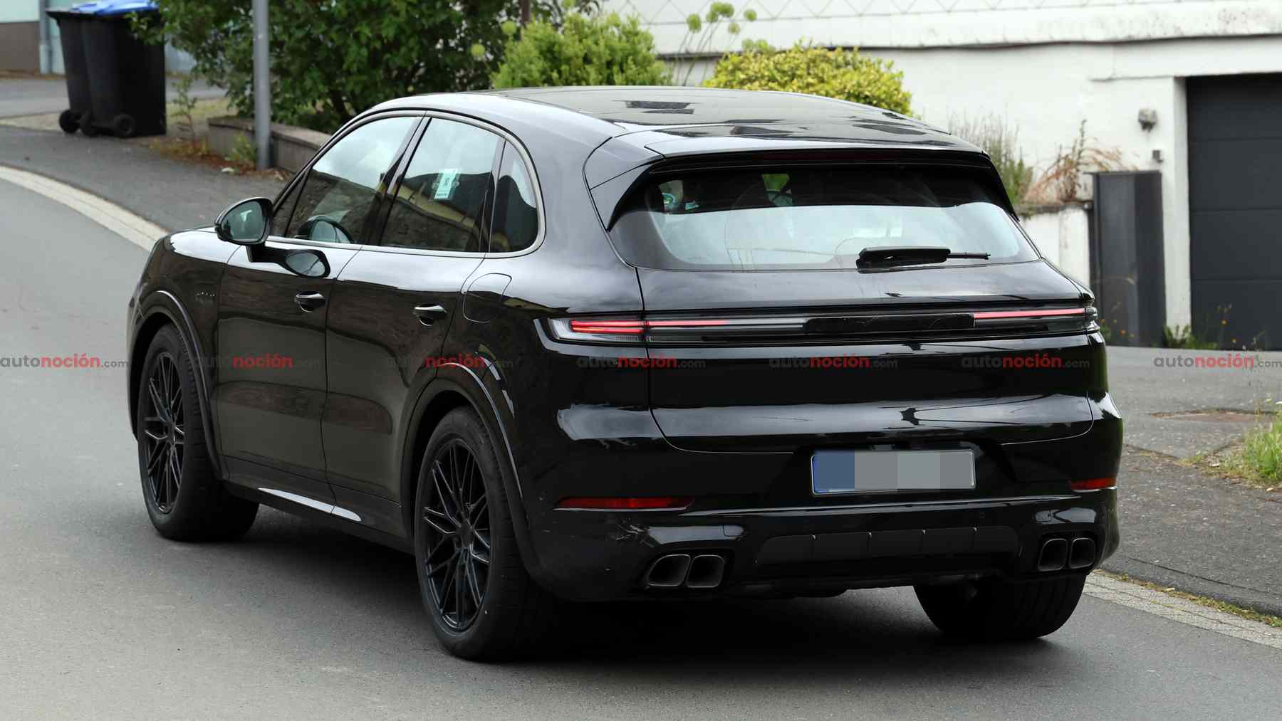 Porsche no quiere que lo veas, pero nosotros lo hemos cazado: El Cayenne Turbo al descubierto con todas sus novedades