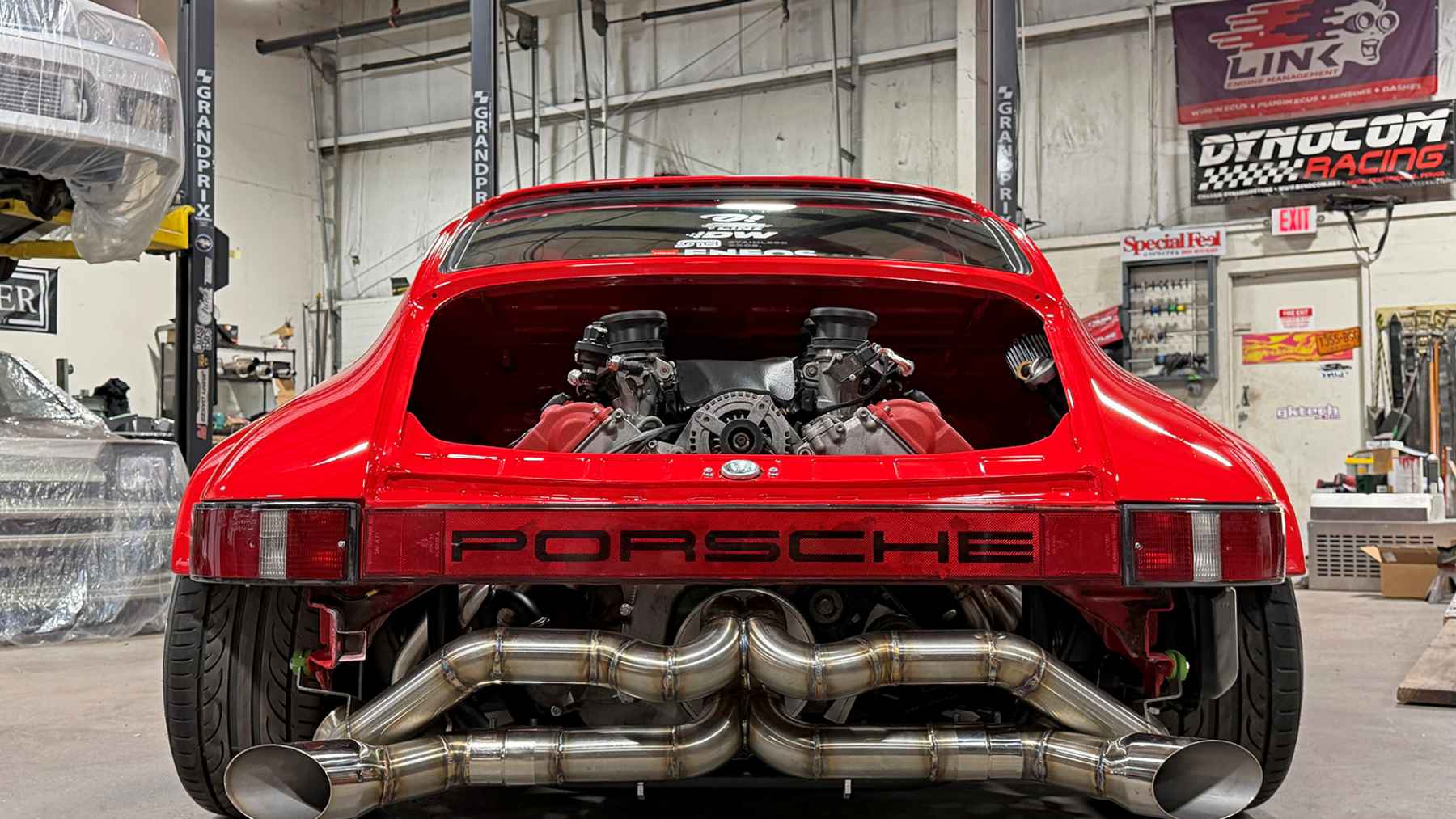 Han cogido un Porsche 911, le han metido un V8 de Ferrari y piezas de BMW M3 S65 creando el Porrari, el auténtico monstruo de Frankenstein