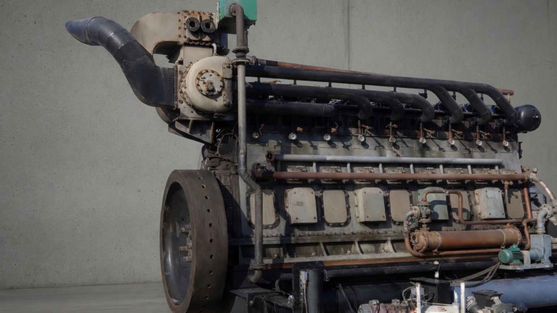 Este motor diesel de 34 toneladas y 1600 CV que consumía 350 litros por hora descansaba en un bunker a 4 km de la Torre Eiffel y era clave  para París