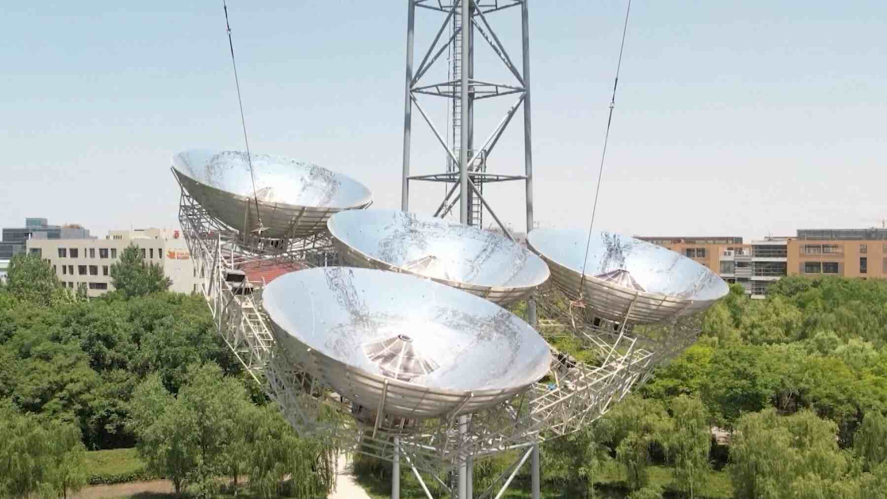 Han disparado 1.180 vatios por el aire a cien metros sin un solo cable y han cargado un dron en pleno vuelo: el ensayo con el que China quiere colgar la central solar en órbita y bajar la luz a la Tierra en 2030