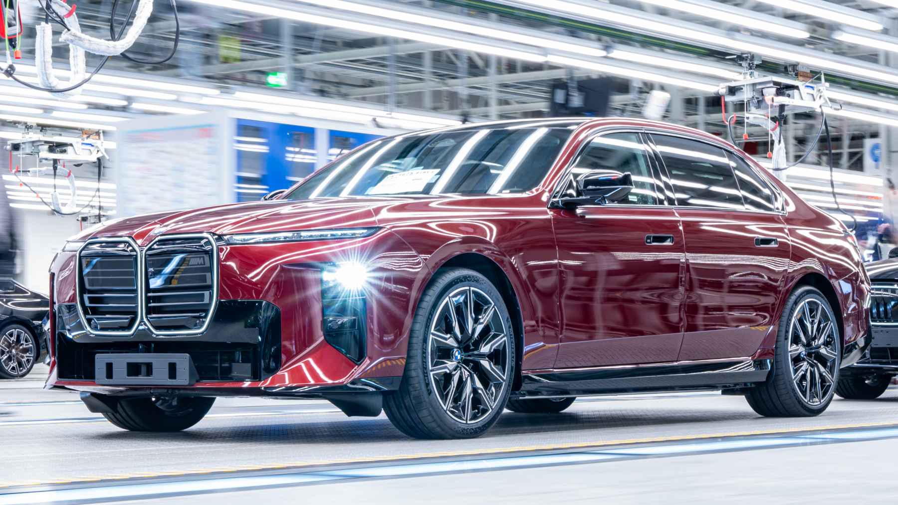 Arranca la producción del nuevo buque insignia de BMW y lo hace en una fábrica con 76 años de experiencia capaz de producir 1.350 coches al día