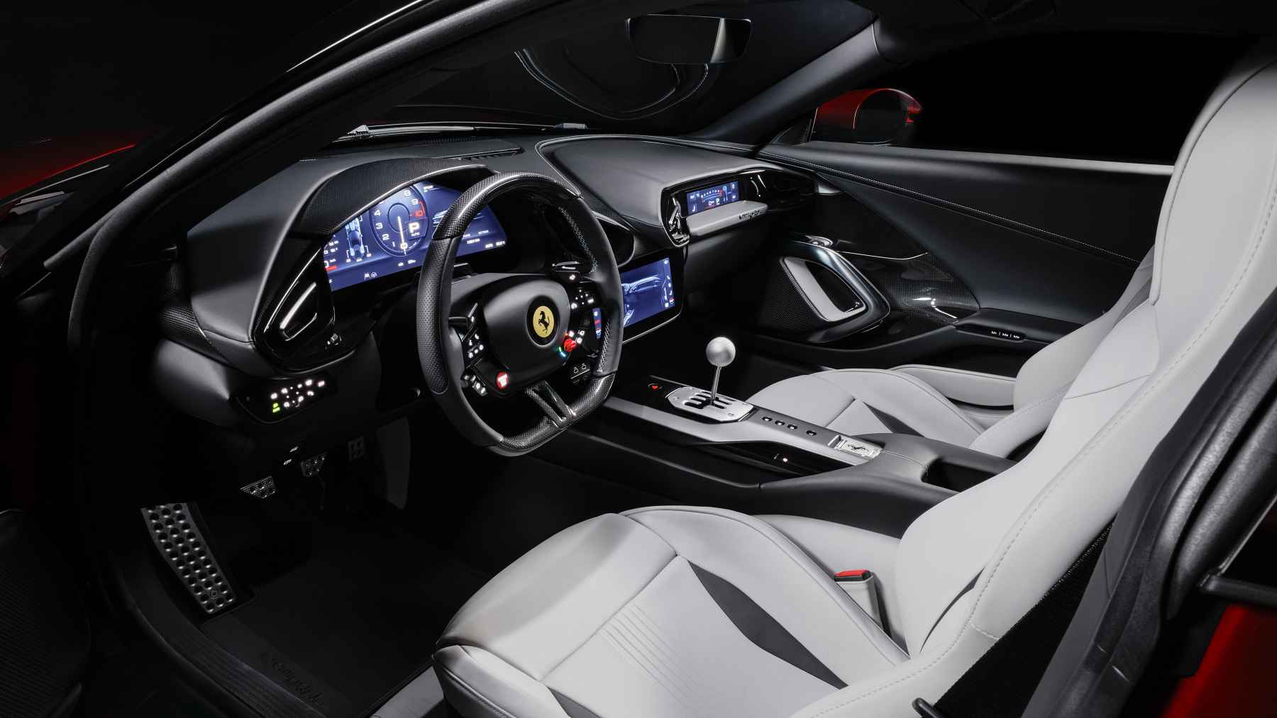 Después del polémico Ferrari Luce, el Cavallino Rampante quiere volver a sus orígenes con el Ferrari 12Cilindri manual de edición limitada… aunque debo avisarte: tiene truco