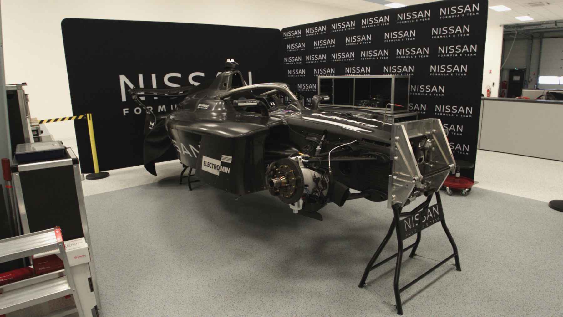 Nissan presenta su GEN4 con 816 CV, un 0-100 km/h en 1,8 segundos, tracción total y 900 kg. Es el monoplaza con la aceleración más rápida de la Fórmula E