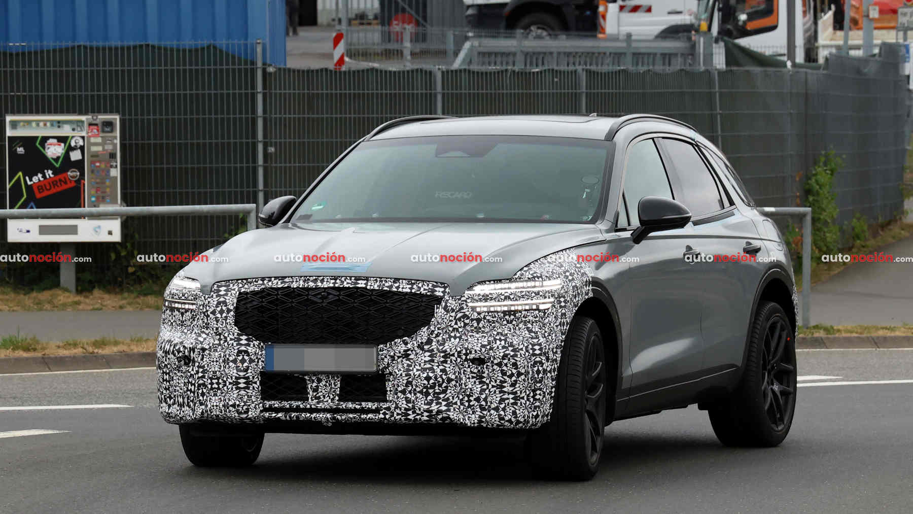 Cazamos rodando en Nurburgring al rival coreano más duro para el Lexus NX: El Genesis GV70 Hybrid confía en el mercado español por la cantidad de híbridos que se venden