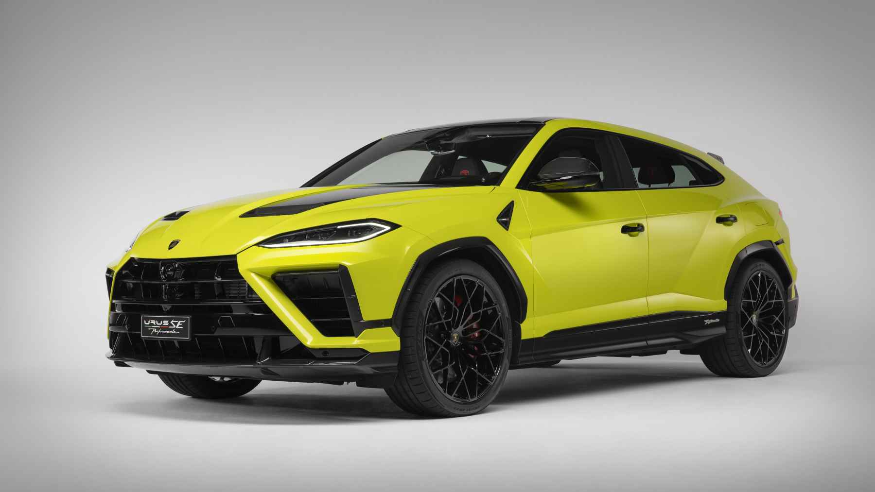 812 CV, 1.000 Nm de par, un V8 biturbo de 4.0 y 312 km/h de punta con un aspecto que es pura locura: así es el nuevo Urus SE Performante