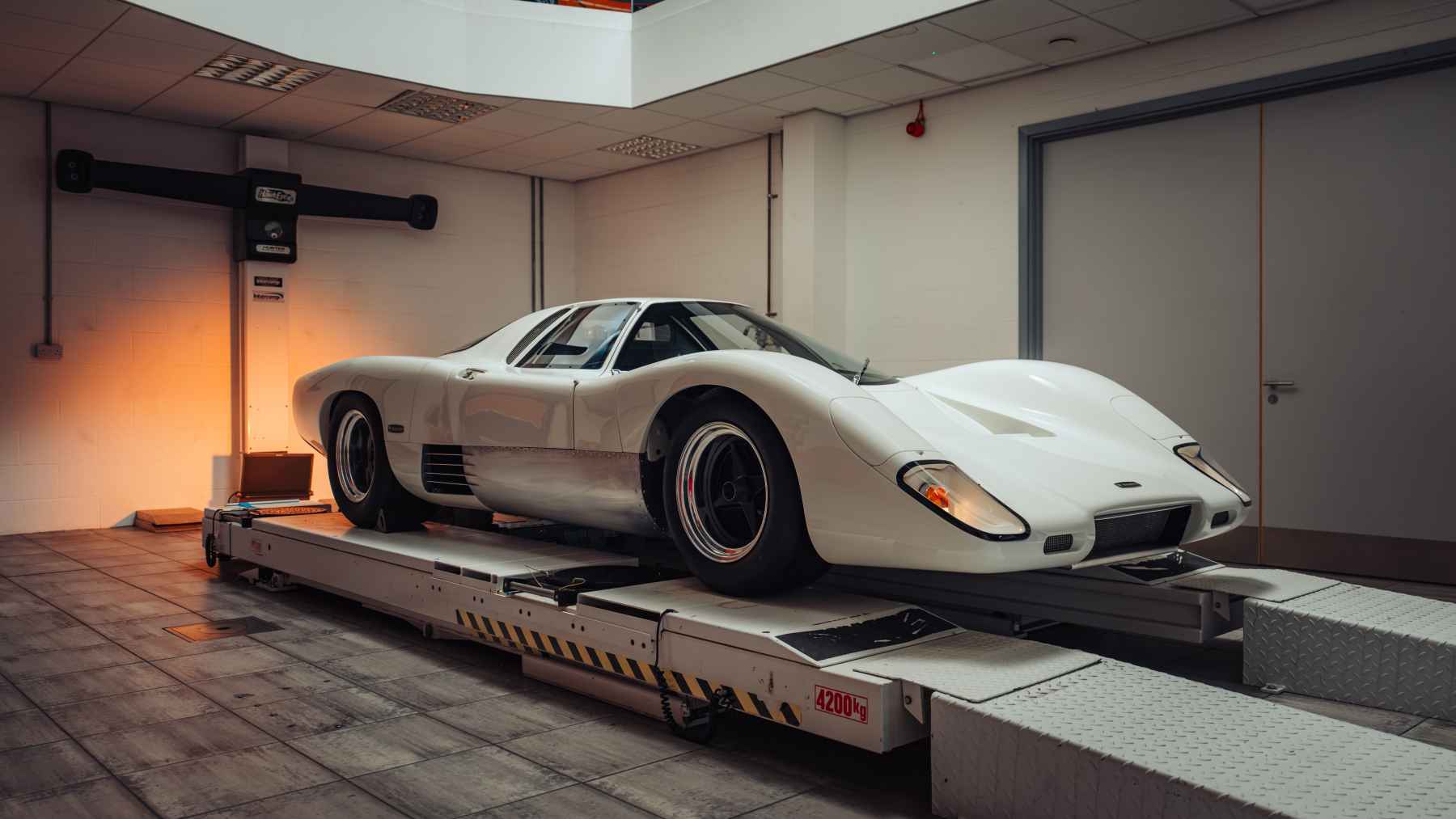 McLaren revive el sueño de Bruce McLaren y restaura un M6GT, el modelo en el que se basaba mítico McLaren F1