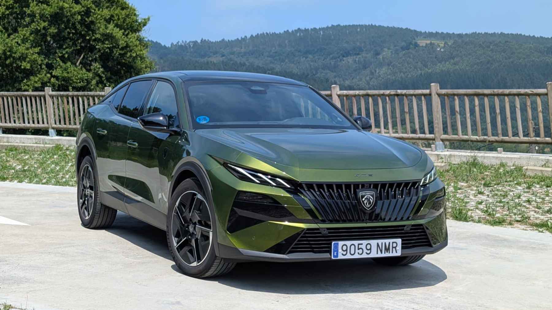 Prueba Peugeot 408: el fastback que te demuestra que los SUV no tienen sentido