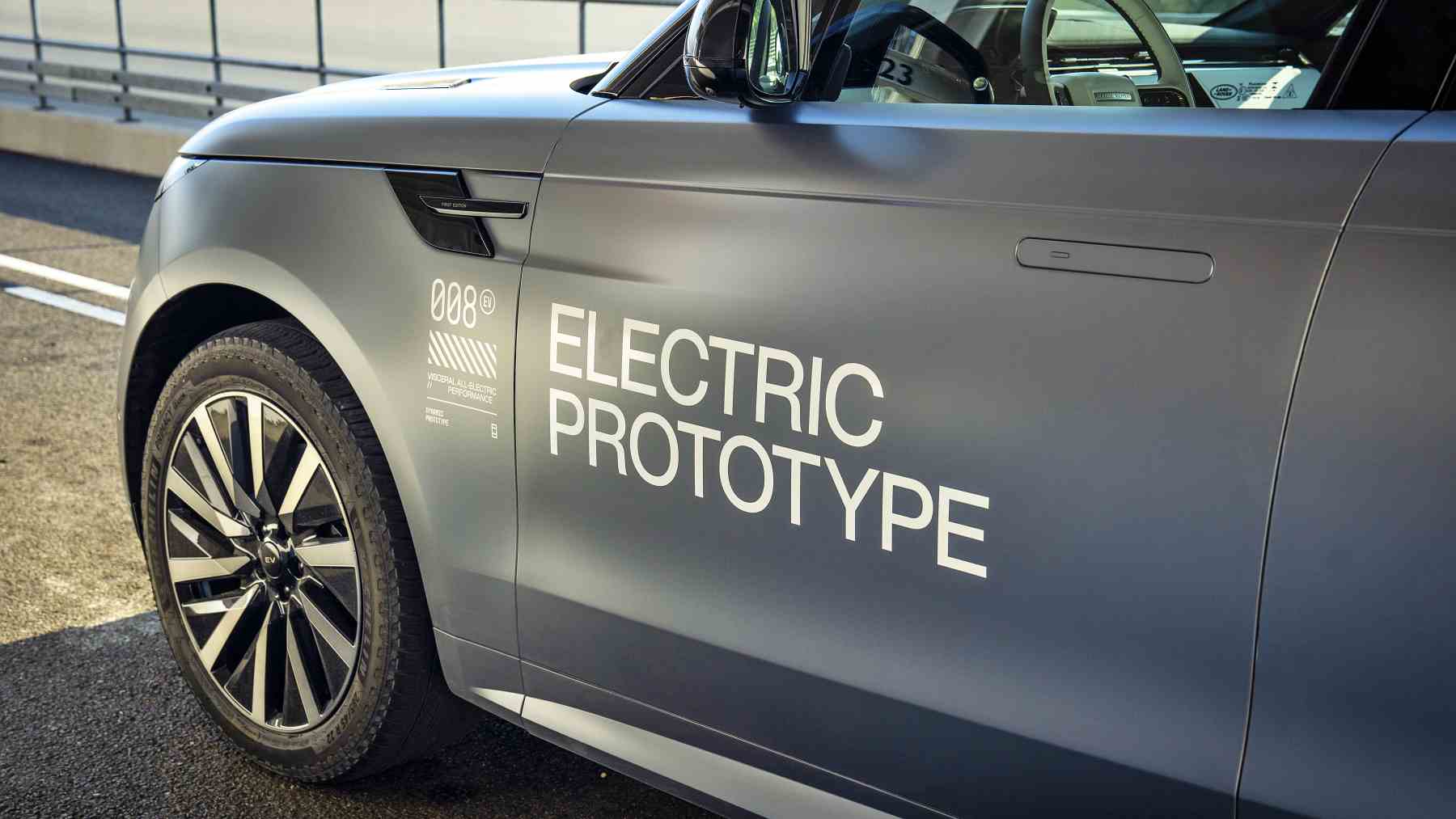 Es oficial: el Range Rover Sport tendrá una versión 100% eléctrica para competir con los SUV de lujo que vienen de China y que hará posible una gama EV en 2030