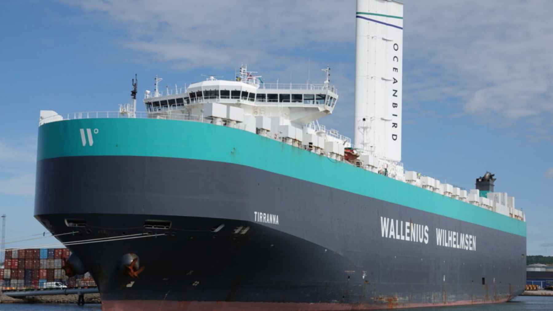 Las velas han regresado a los barcos: mide 46 metros de alto, 14 de ancho y promete ahorrar toneladas de combustible a un buque de transporte de vehículos de 230 metros de largo