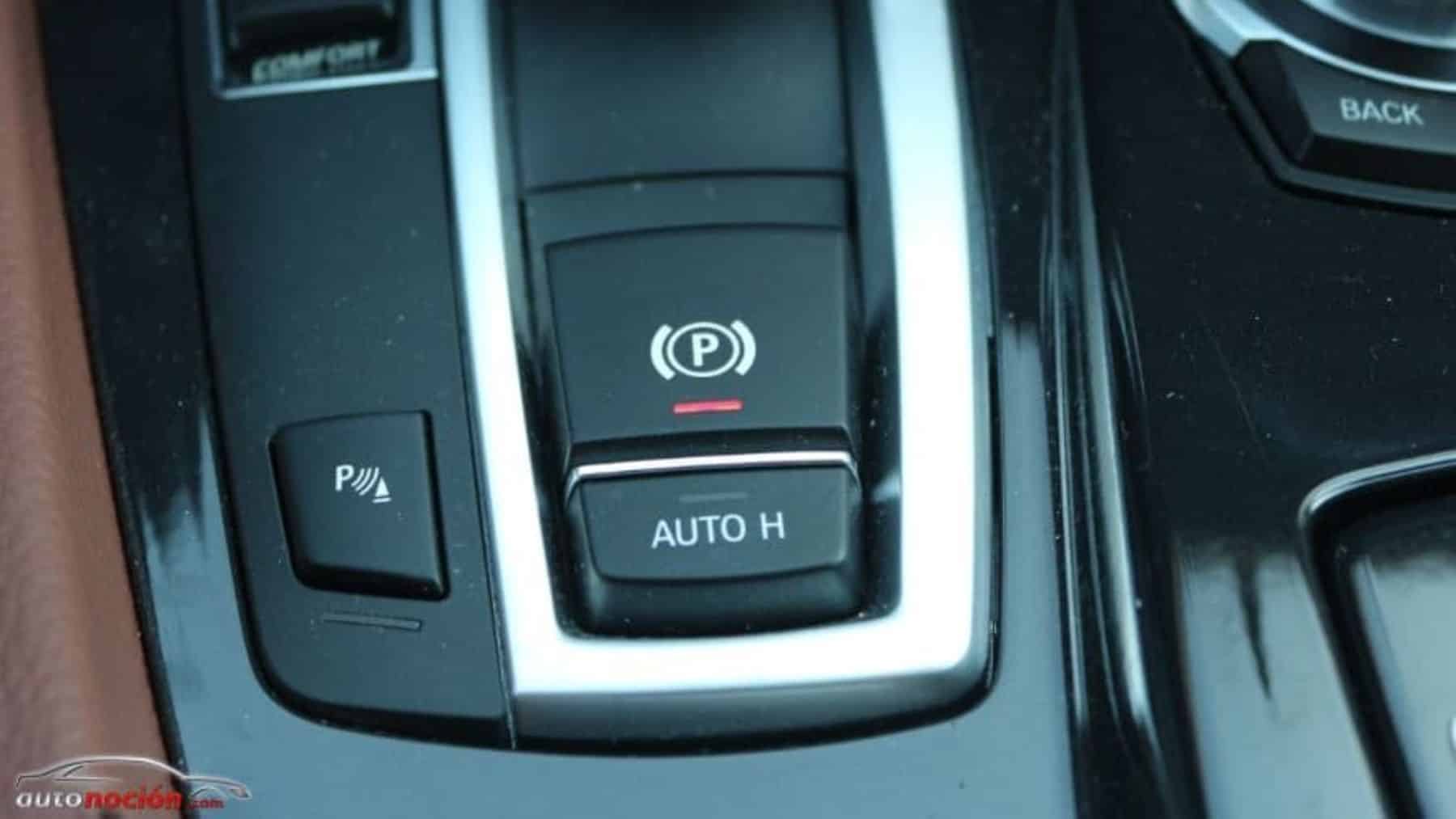 Auto Hold: qué es, para qué sirve, cómo funciona y cuándo conviene activarlo