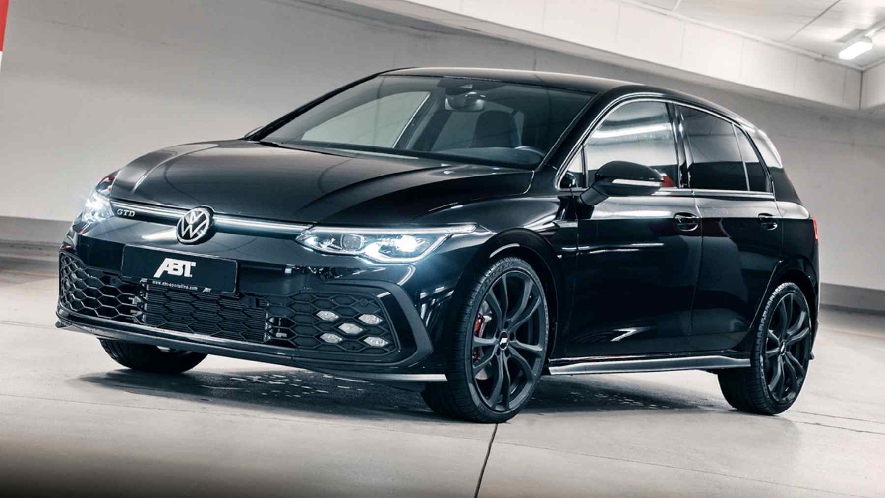 El Volkswagen Golf elimina el motor diésel de la gama en España y dicta sentencia sobre el final de una era: te explico por qué el gasóleo ha dejado de ser la opción de moda en Europa