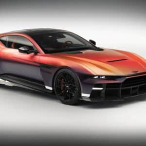 Aston Martin Valen Frontal lateral superior