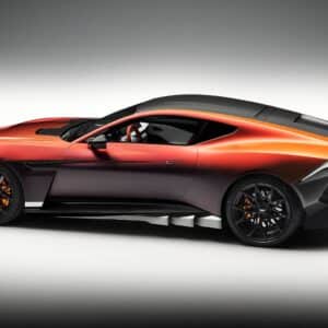 Aston Martin Valen Trasera lateral