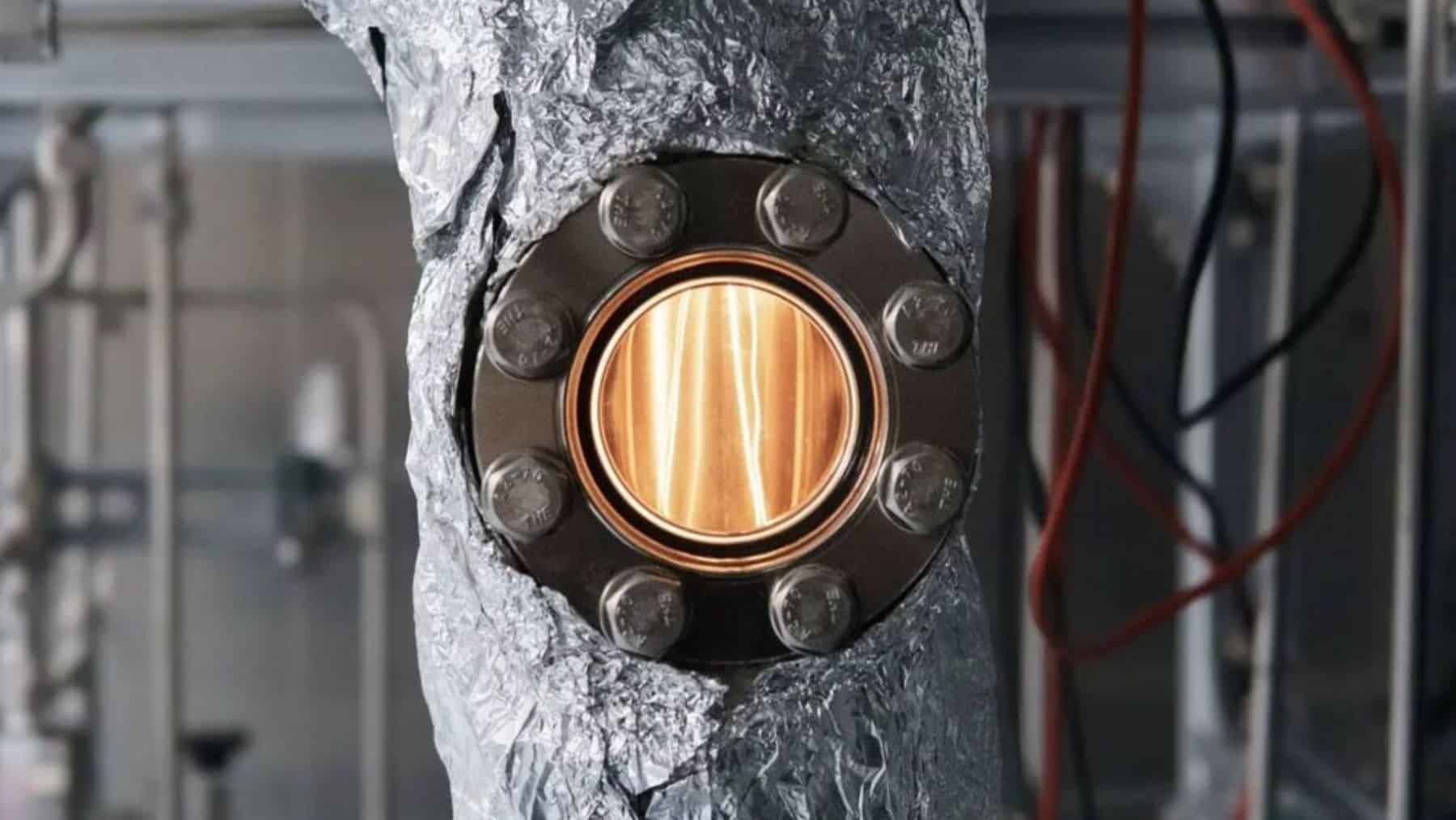 1.200 °C, un filamento y una bombilla: el reactor de Singapur que hace hidrógeno, recicla plásticos y transforma metano