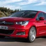 Citroen C4 Rojo de segunda generación, vista frontal