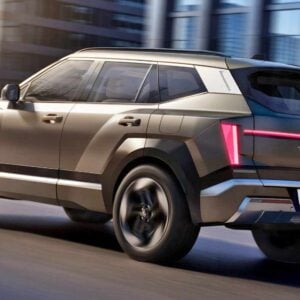 Hyundai Tucson 2027 Trasera en marcha