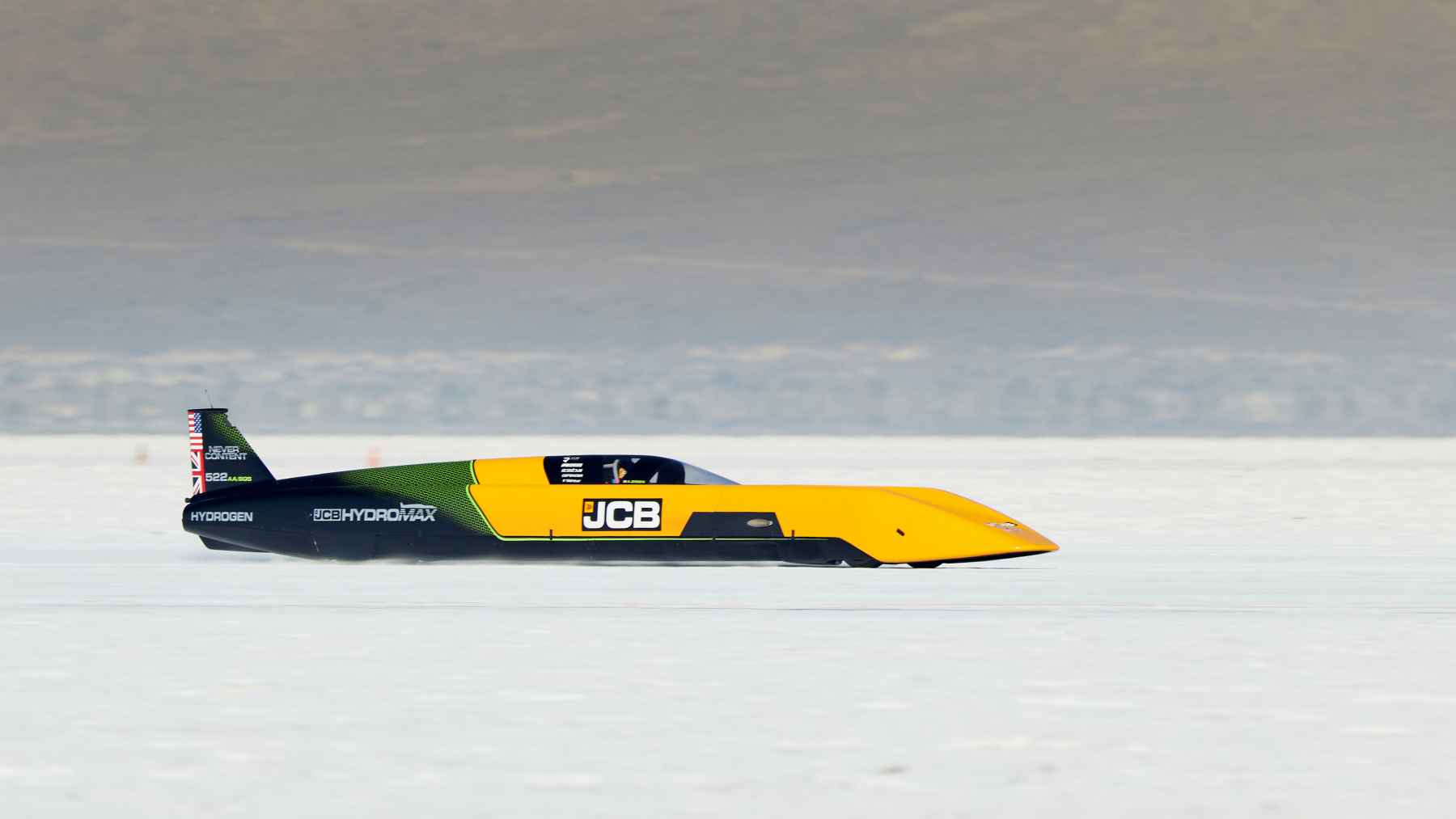 Fabrican excavadoras y ahora han cogido un torpedo de 9 metros, le han montado un motor de hidrógeno de 1.600 CV y han logrado batir un récord que permanecía intocable desde hace 16 años