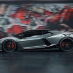 Lamborghini Revuelto SV Gris Lateral en Marcha