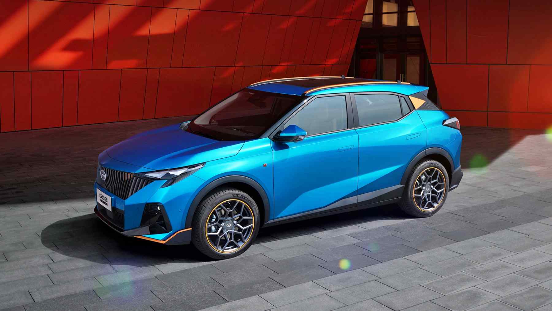 SI te has cruzado con este coche con un logotipo que no conoces en España te resuelvo la incógnita: sí, es un SUV chino y ya ha matriculado más de 1.500 unidades en lo que va de año
