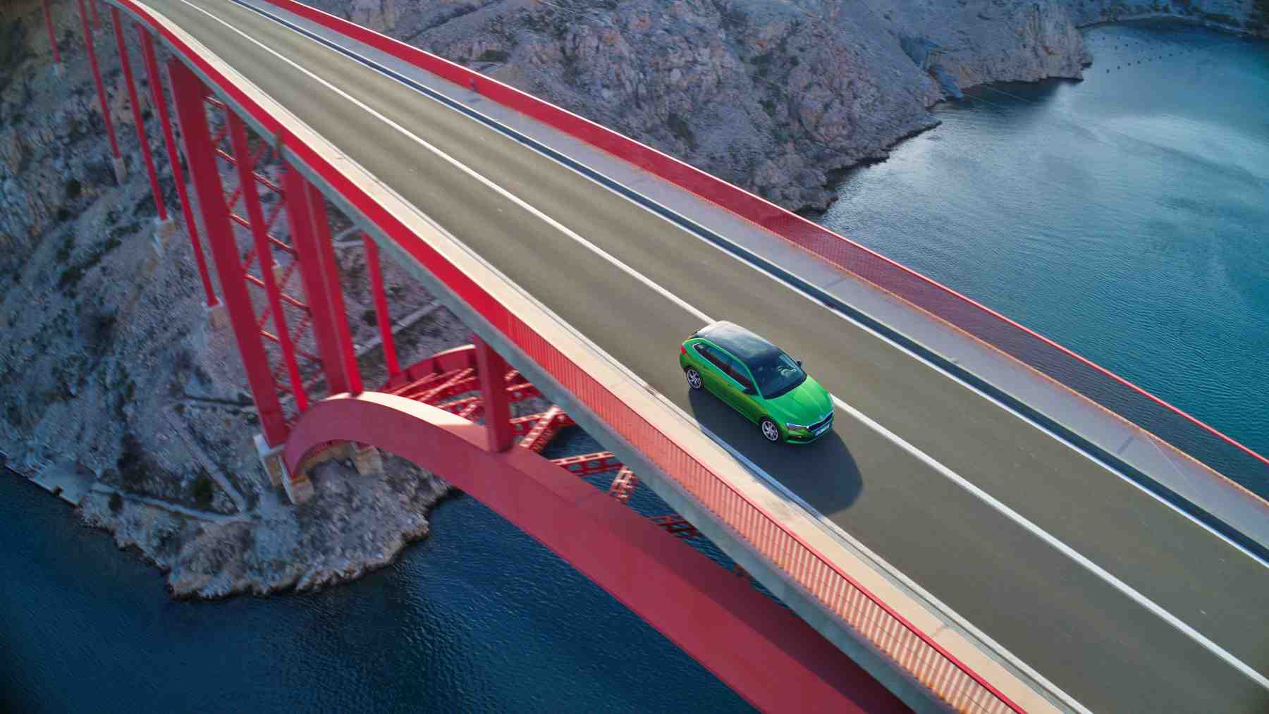 Está de oferta, pero sólo hay 35 unidades disponibles hasta finales de agosto: este Skoda es uno de los compactos más espaciosos del mercado y cuesta 7.500 euros menos que un Volkswagen Golf pero… ¿qué dice la letra pequeña?