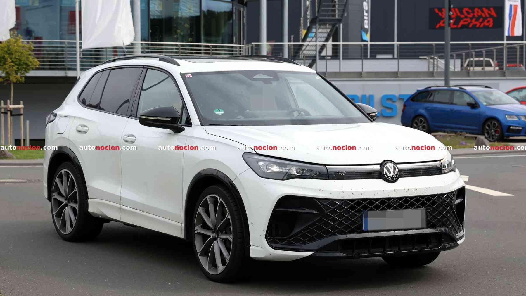 El Tiguan más salvaje le ha robado al Golf R todo lo que lo hace especial: así es el nuevo Tiguan R que faltaba en el catálogo de la marca