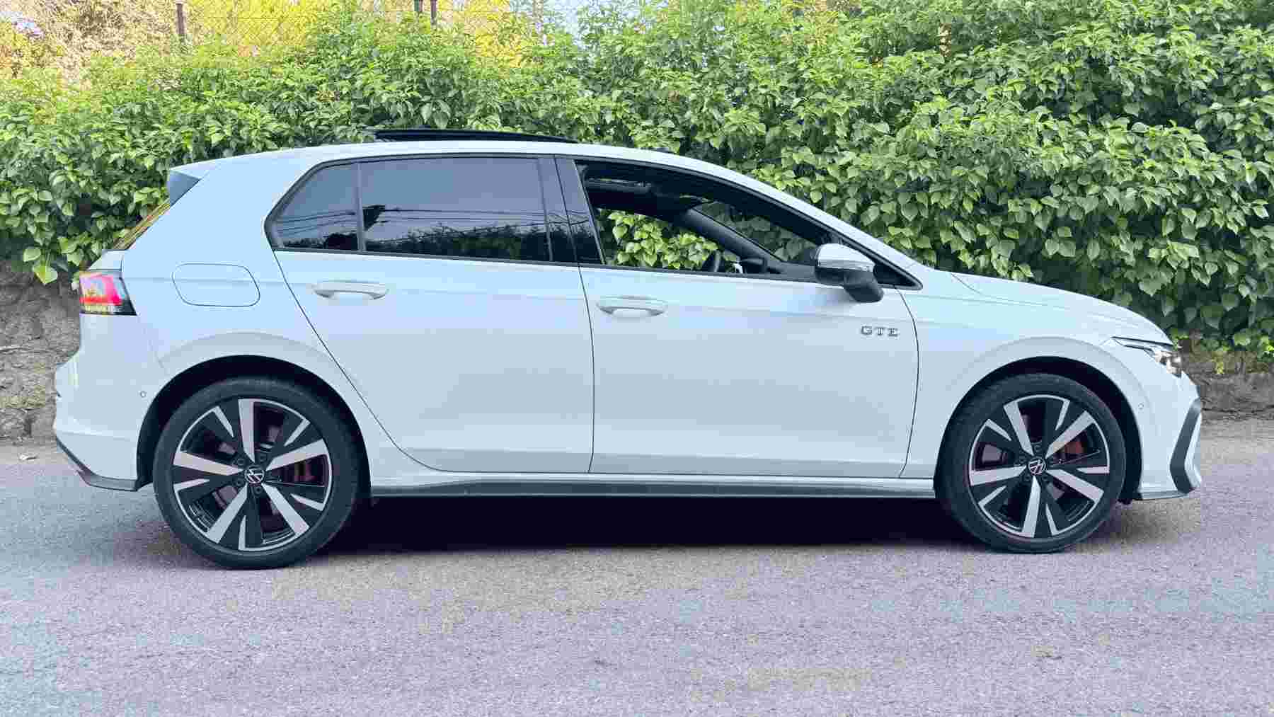 Lateral VW Golf GTE