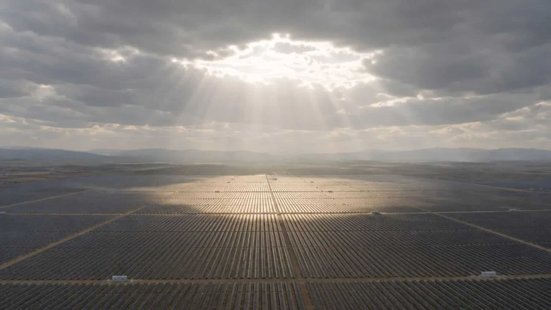 Enjambres de drones para despejar nubes: la startup que promete un 30% más de energía solar (y que todavía no ha volado)