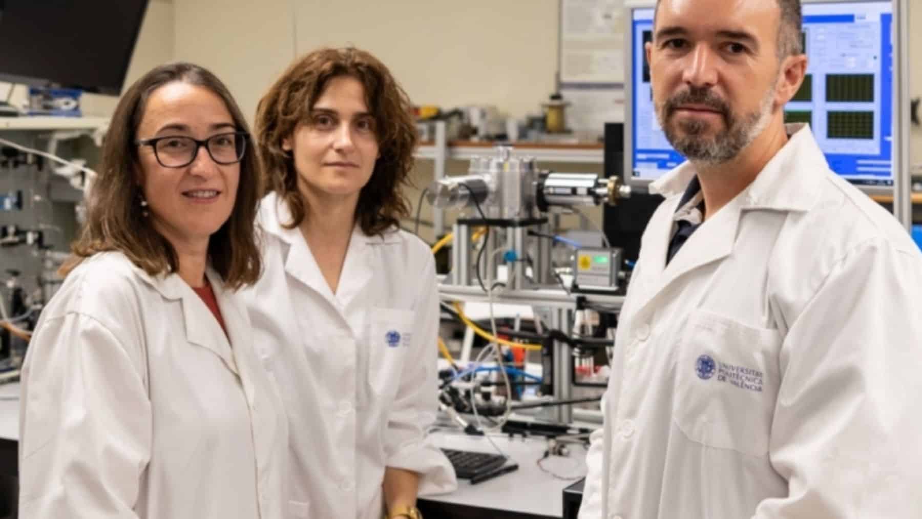 Microondas, metano y un catalizador que convierte el carbono en sólido en lugar de echarlo al aire: el CSIC y la UPV logran producir hidrógeno limpio con menos energía, sin CO₂ y con un sistema que parece sacado de tu cocina