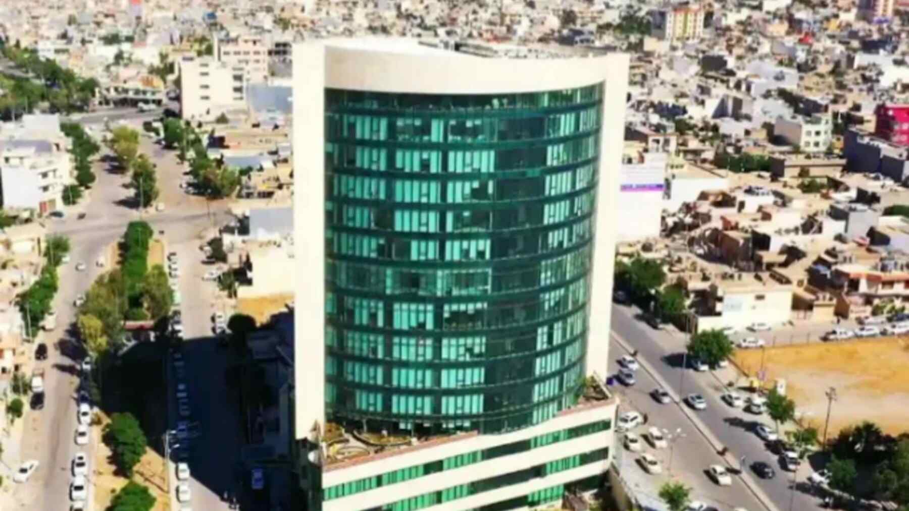 22,9% de la electricidad de un hospital con ventanas solares: el futuro de la energía está en las fachadas