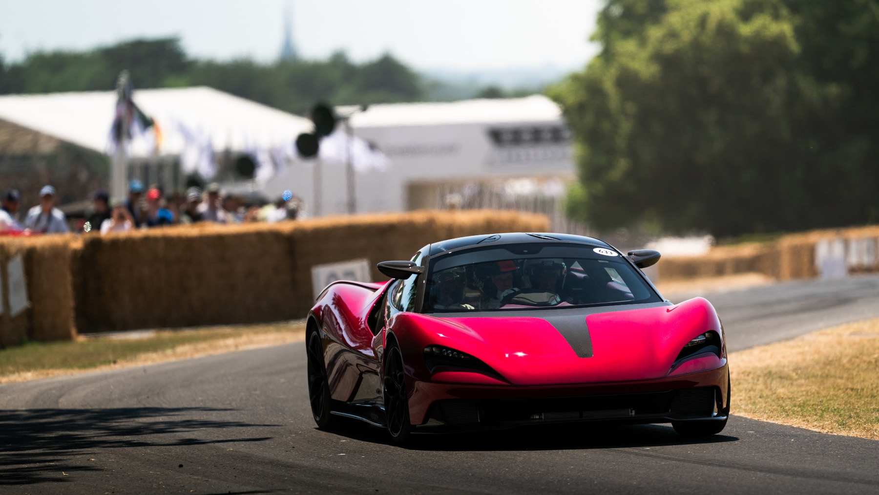 El Lanzante inspirado en el McLaren F1 es probablemente uno de los deportivos más atractivos y radicales que verás hoy: V8 sin hibridación de 850 CV para 1.250 kg y sólo 59 unidades a la venta