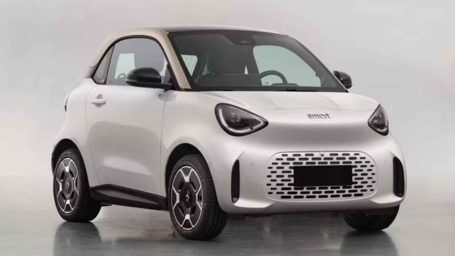 Motor Geely, fabricado en China, batería CATL y debut en París: el Smart #2 no deja nada al azar y ya tenemos su aspecto definitivo
