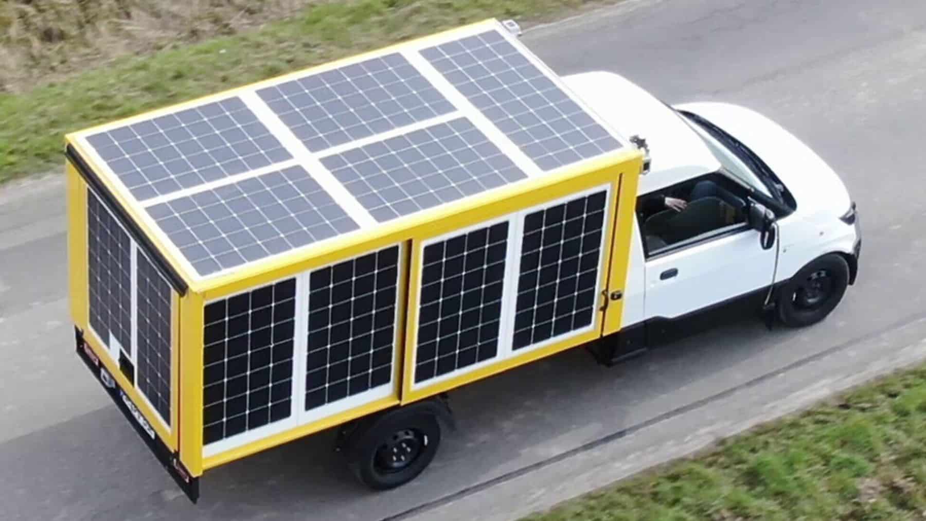 530 kilómetros de los 1.750 recorridos con energía solar: la furgoneta que ha estado cuatro meses circulando por Europa demuestra que los paneles solares pueden extender la autonomía un 30%, pero solo si pasas horas aparcado al sol y conduces 31 km al día