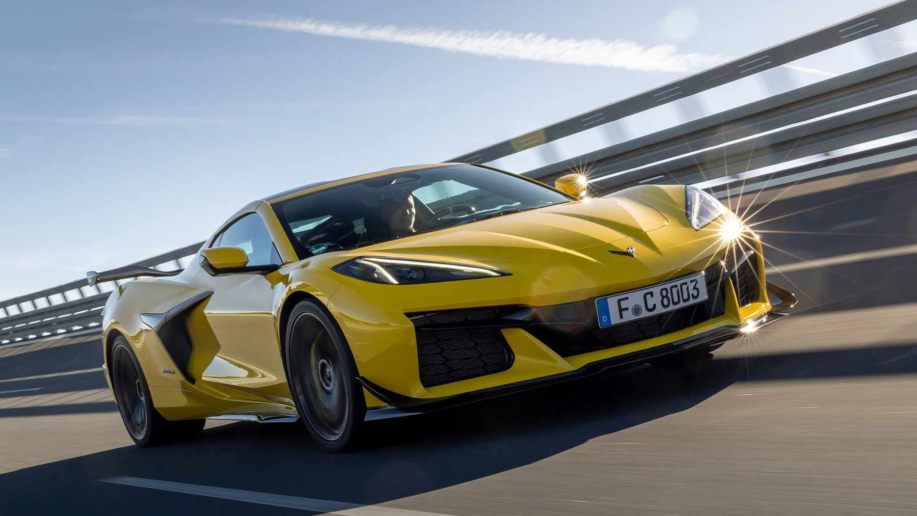Nació como una alternativa económica a Ferrari, Lamborghini y Porsche y aunque la marca ya no existe aquí, ahora puedes comprar esta bestia con motor V8 y casi 650 CV en su red oficial en España